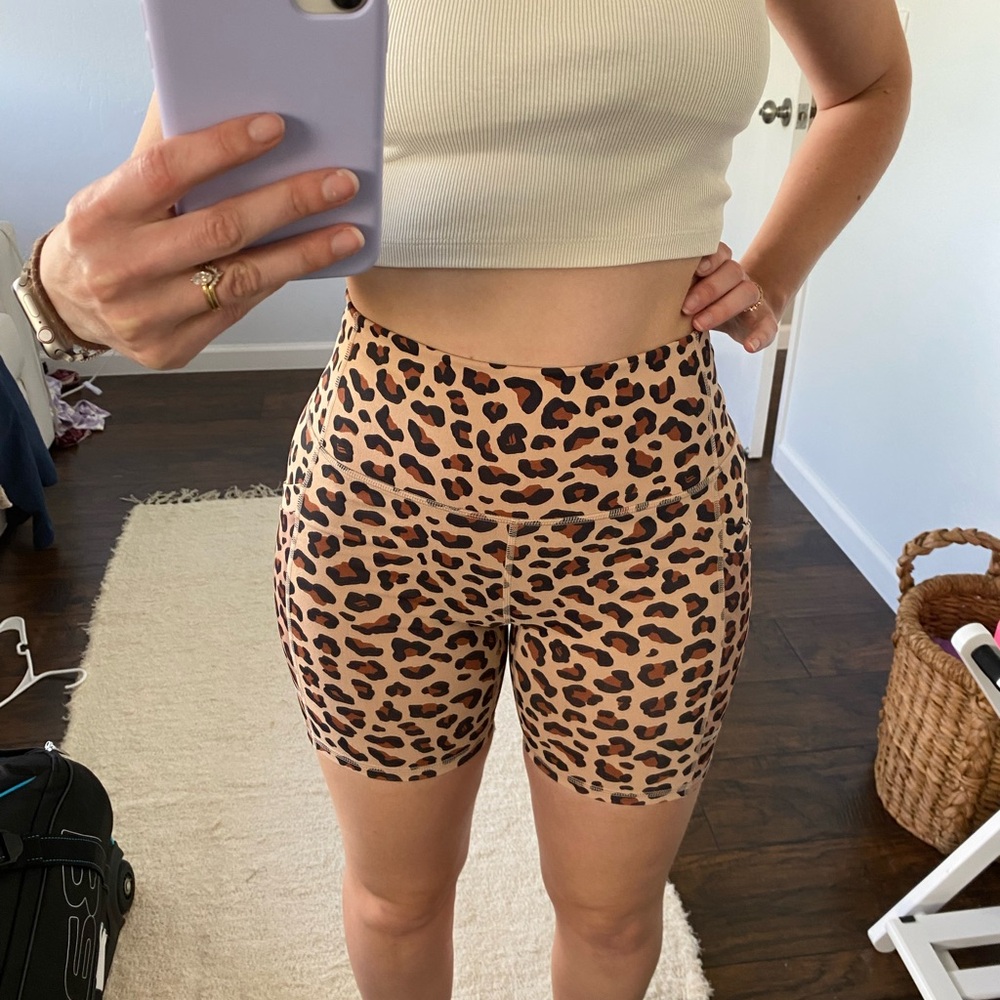 Biking shirt leopard print